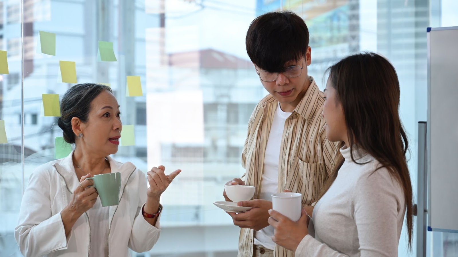Top 10 Ways Smart Interactive Touch Screens Transform Office Work 1